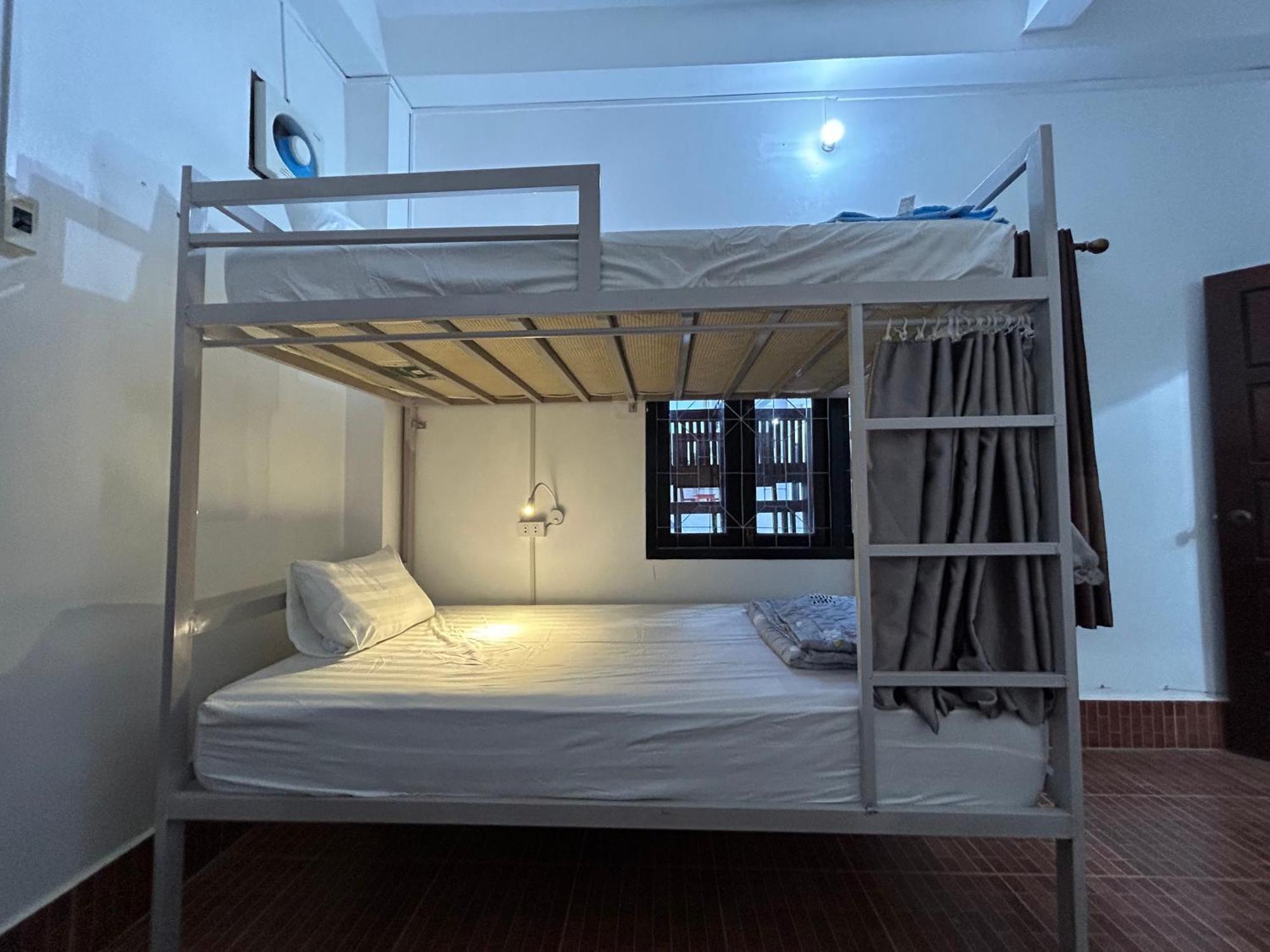 Vang Vieng Backpackers Hostel Exteriér fotografie