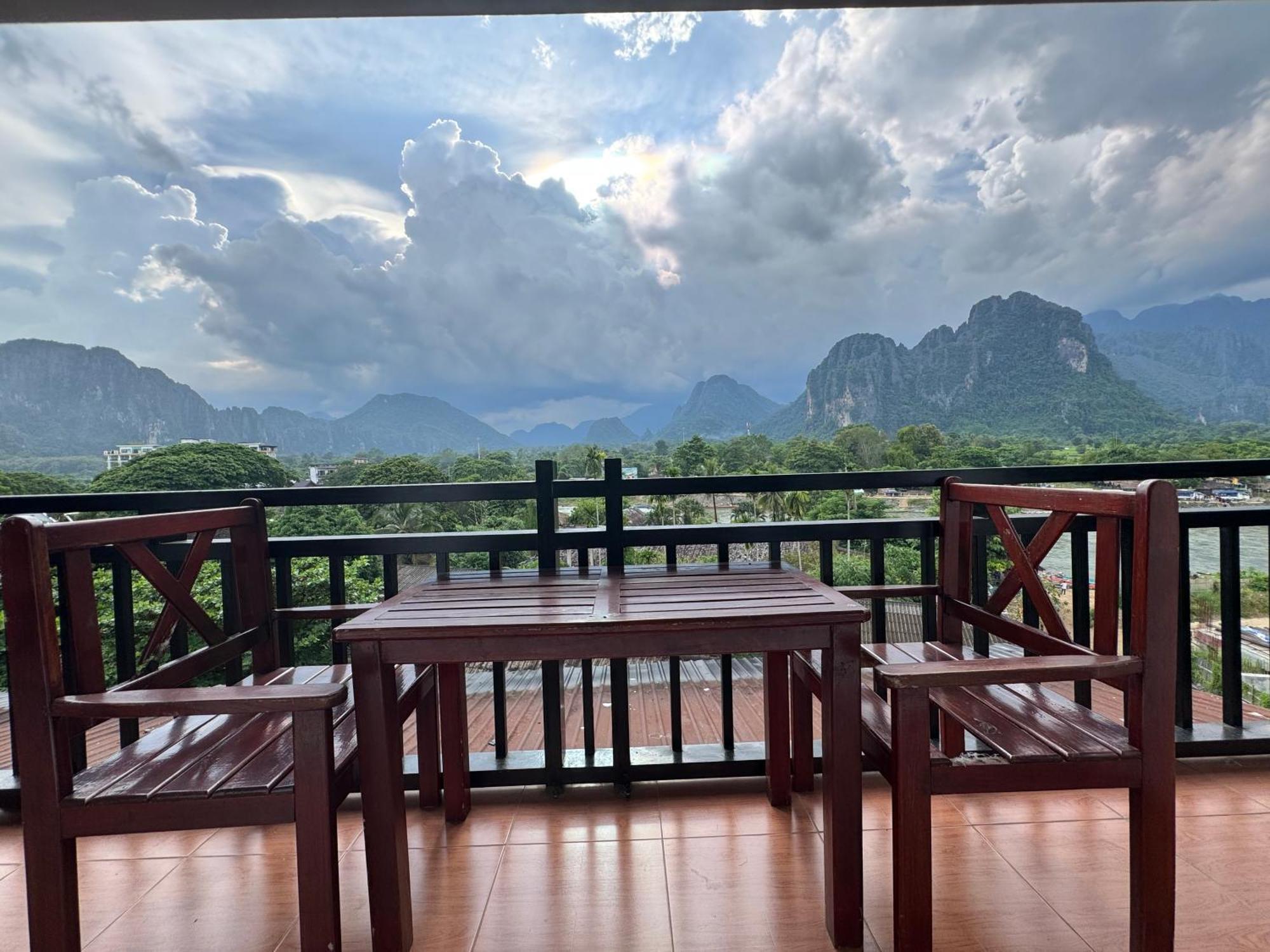 Vang Vieng Backpackers Hostel Exteriér fotografie